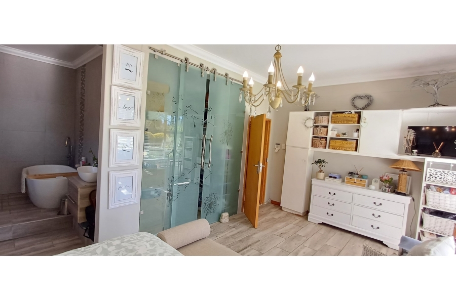 5 Bedroom Property for Sale in Jim Fouchepark Free State